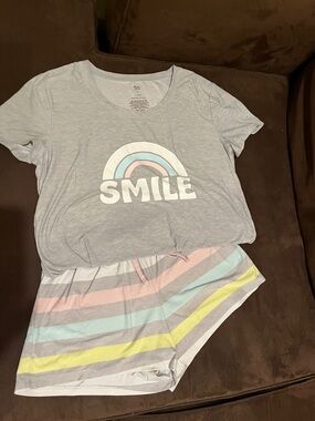 SO Gray 'Smile' Short Pajama Set with Pastel Rainbow